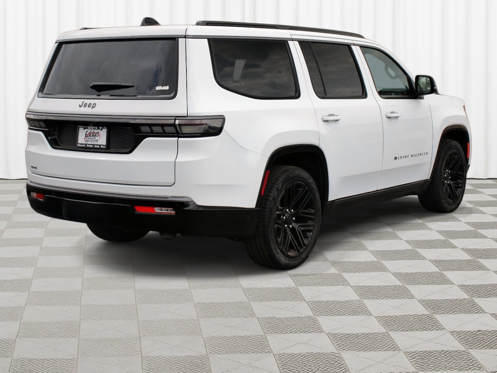 New 2026 Bright White Clear-Coat Exterior Paint Jeep Limited Reserve image 34