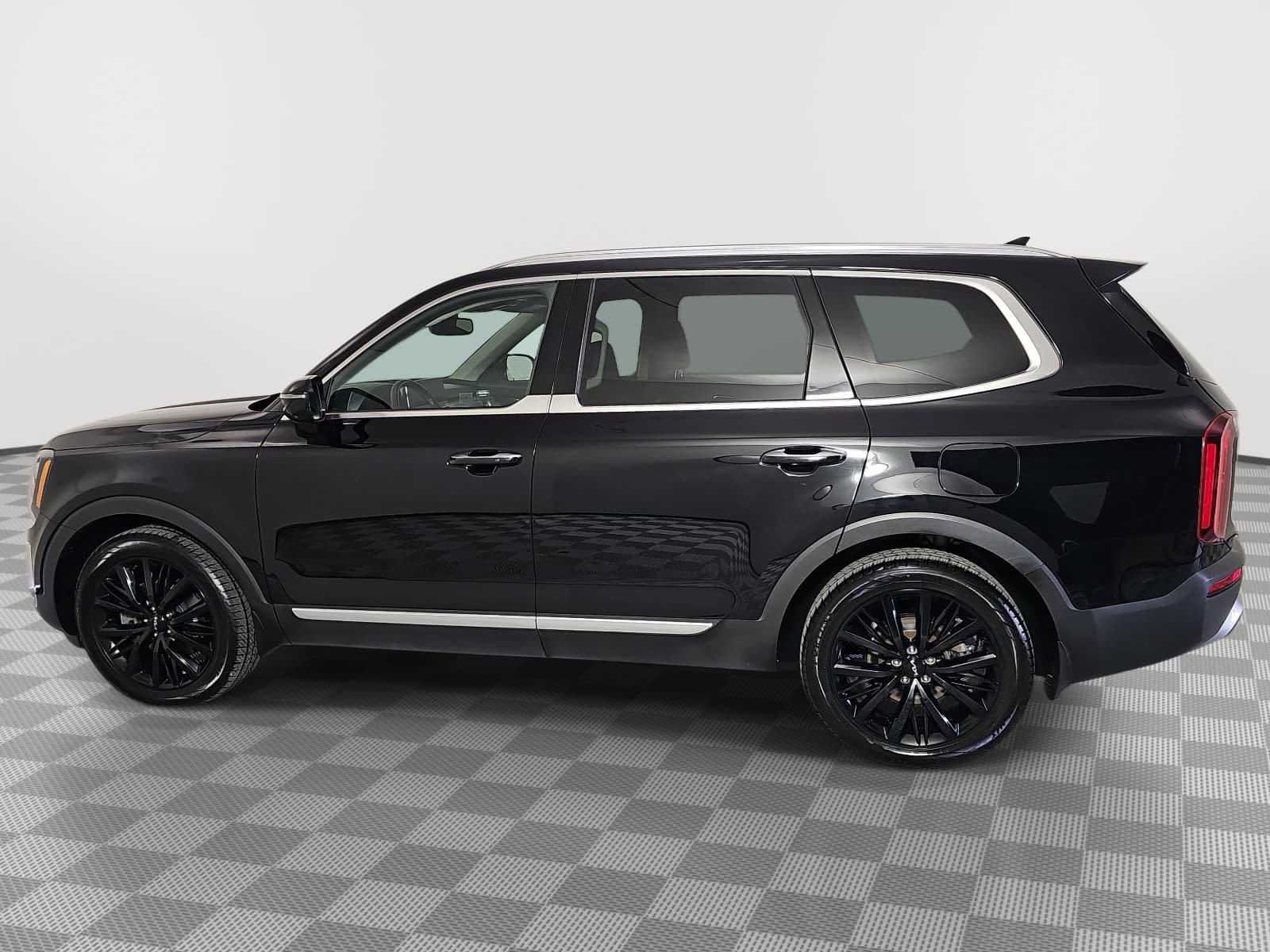 Used 2022 Black Kia SX image 5