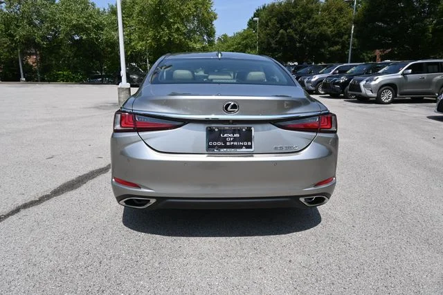 Used 2019 Silver Lexus 350 Ultra Luxury image 4