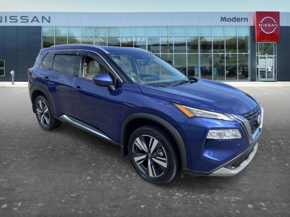 Used 2021 Caspian Blue Metallic Nissan SL image 3