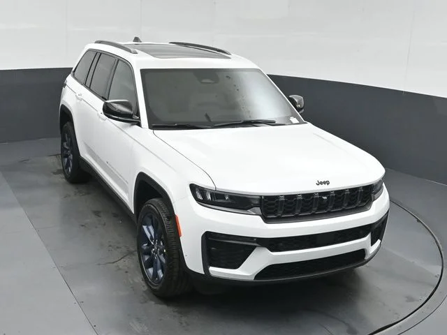 New 2026 Bright White Clear-Coat Exterior Paint Jeep  image 38