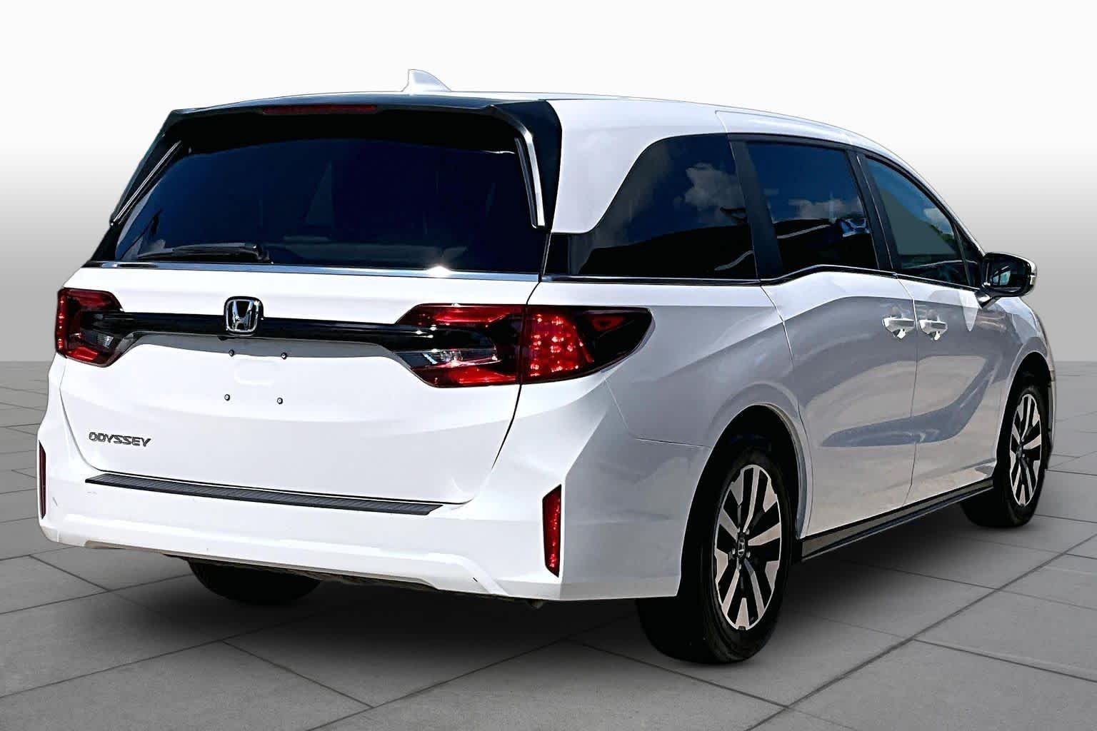 Certified Used 2025 Platinum White Pearl Honda EX-L image 12
