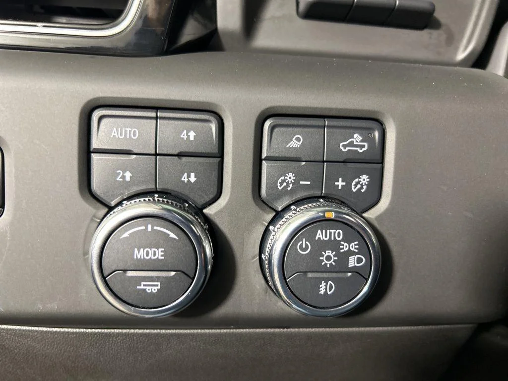 Used 2023 Titanium GMC Denali image 25