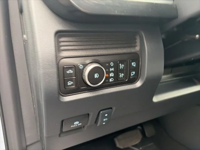 New 2026 Glacier Gray Metallic Tri-Coat Ford F-250® Lariat® image 20