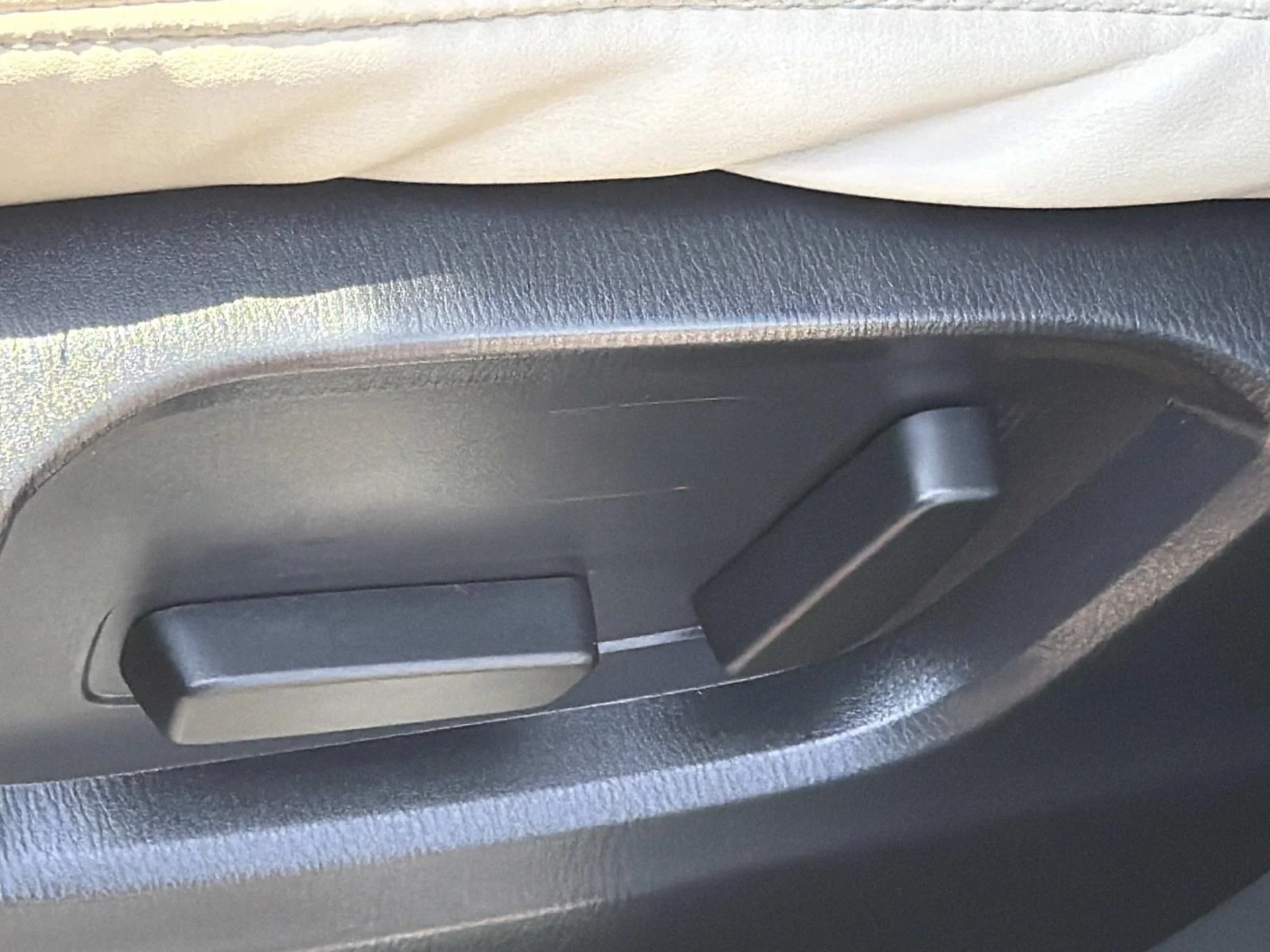Used 2017 MACHINE GRAY ME Mazda TOURING FWD image 22