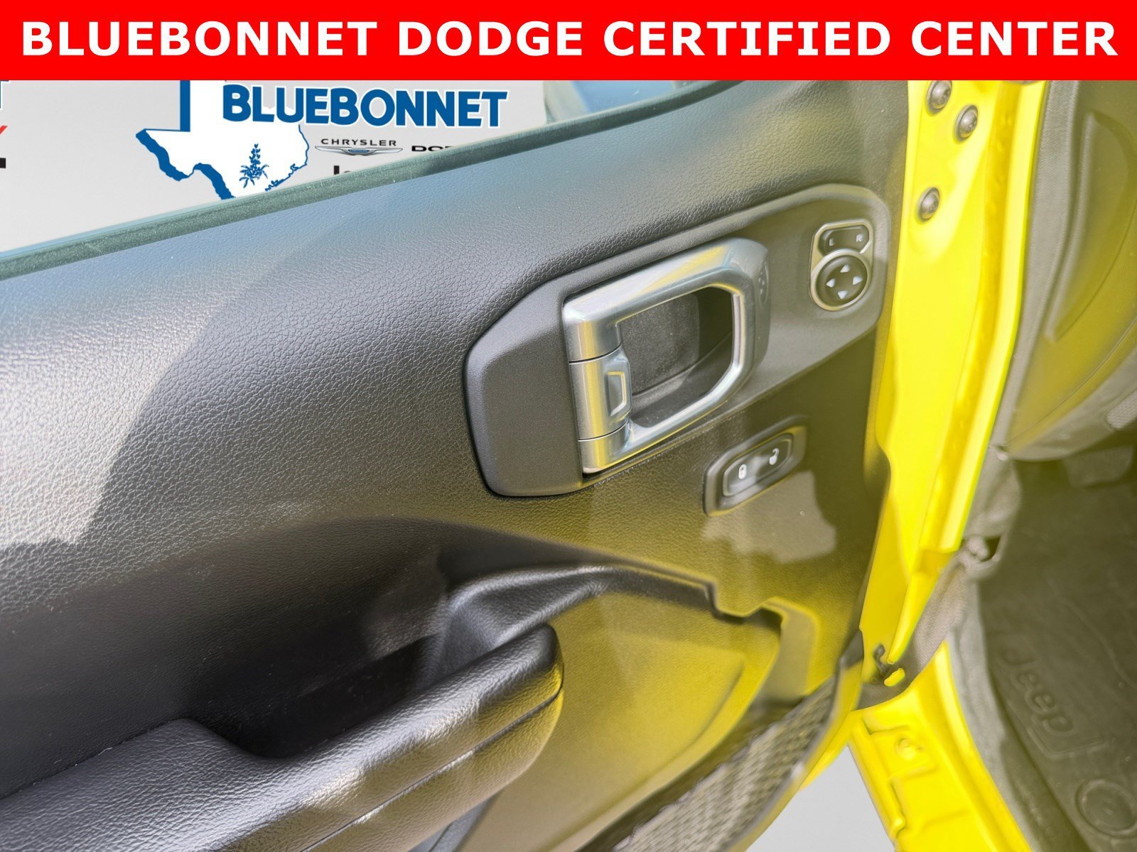 Used 2024 High Velocity Clearcoat Jeep Sport S image 10
