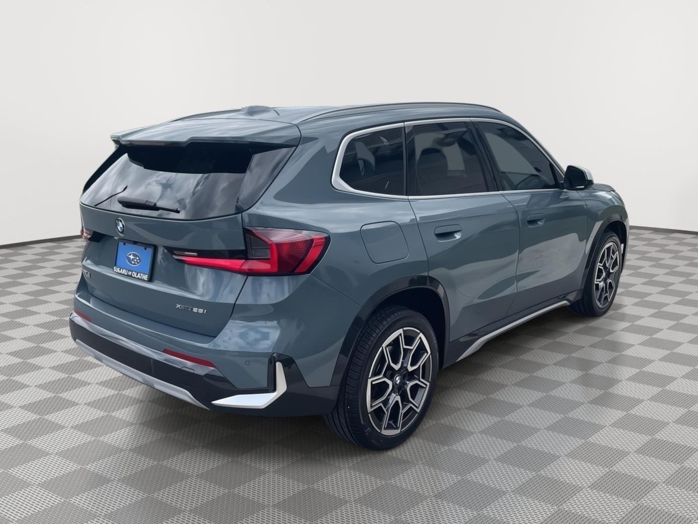 Used 2024 Cape York Green Metallic BMW xDrive28i image 8