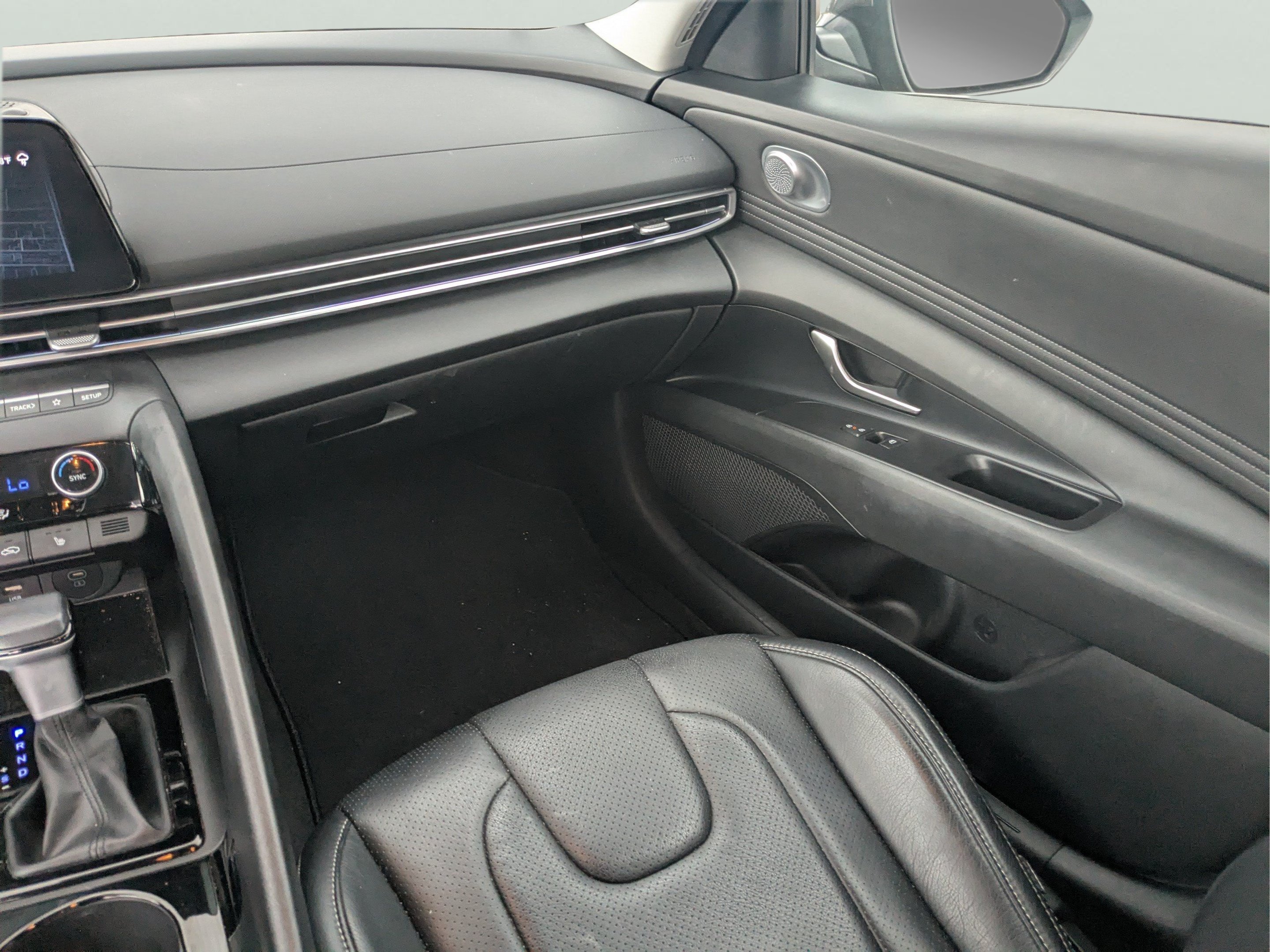 2024 Hyundai Elantra SEL - Photo 12