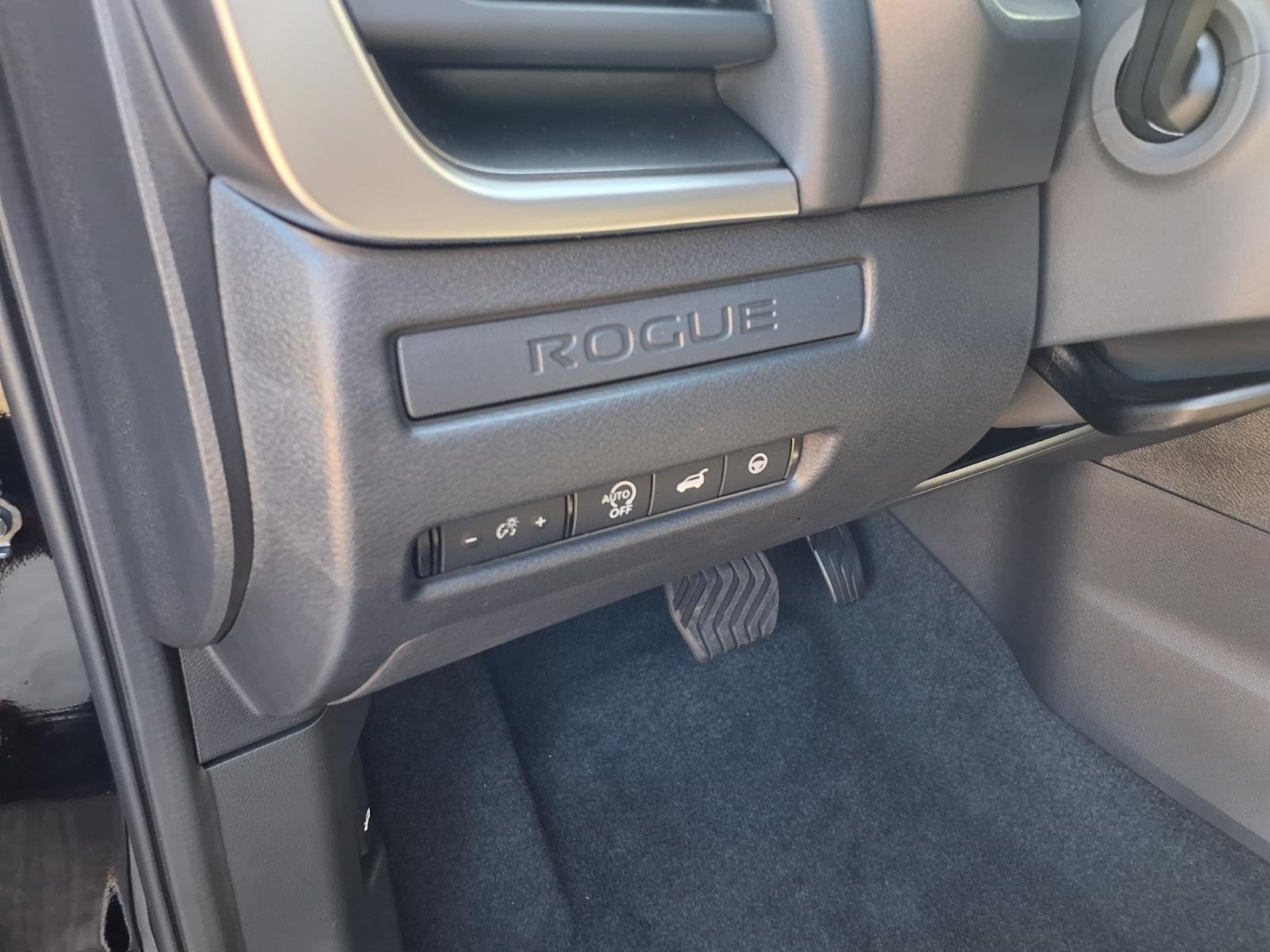 2026 Nissan Rogue photo 15 of 26