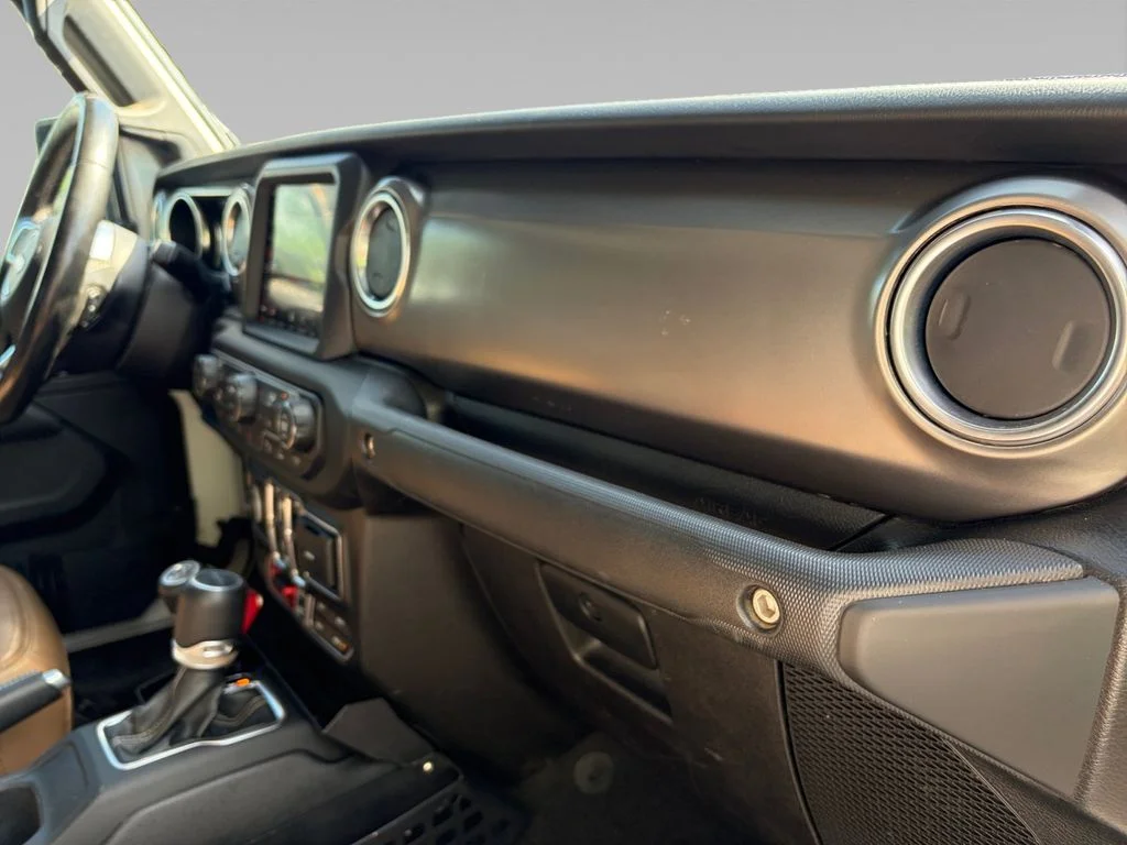 Used 2020 White Jeep Rubicon image 19