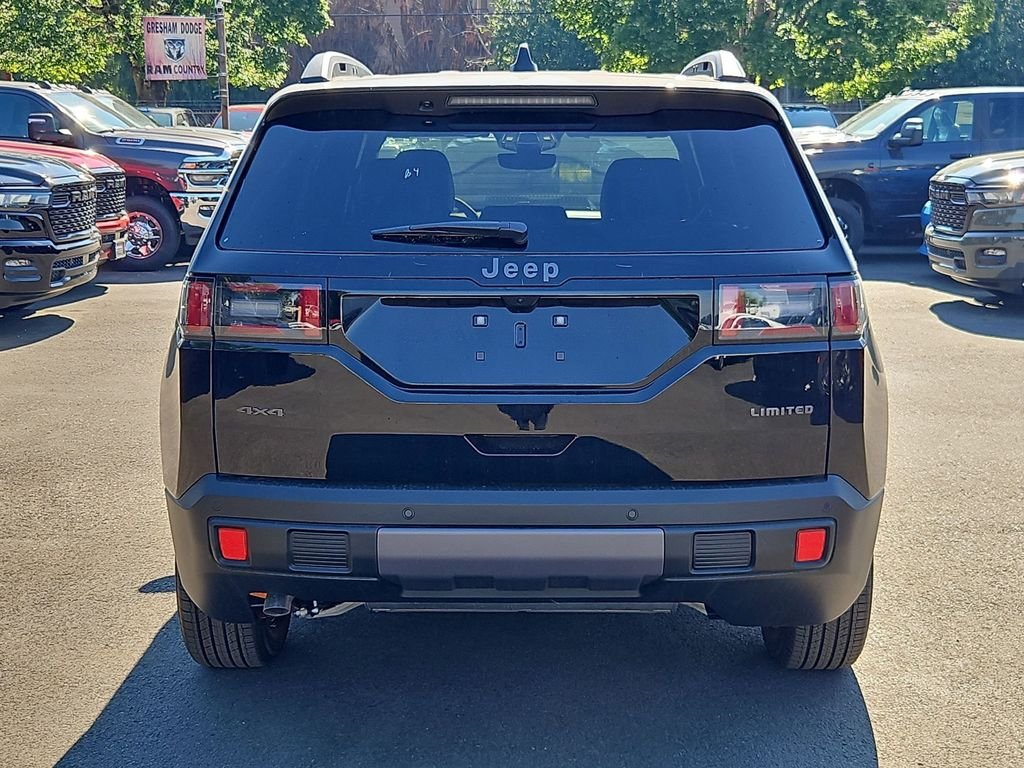 New 2026 Diamond Black Crystal Pearl-Coat Exterior Paint Jeep Limited image 6