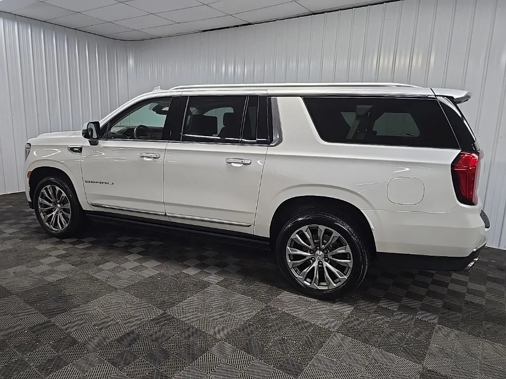 Used 2021 White GMC Denali image 4