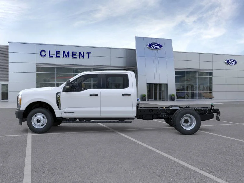 New 2026 Oxford White Ford F-350® XL image 3