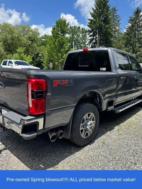 Used 2024 Gray Ford Lariat image 9
