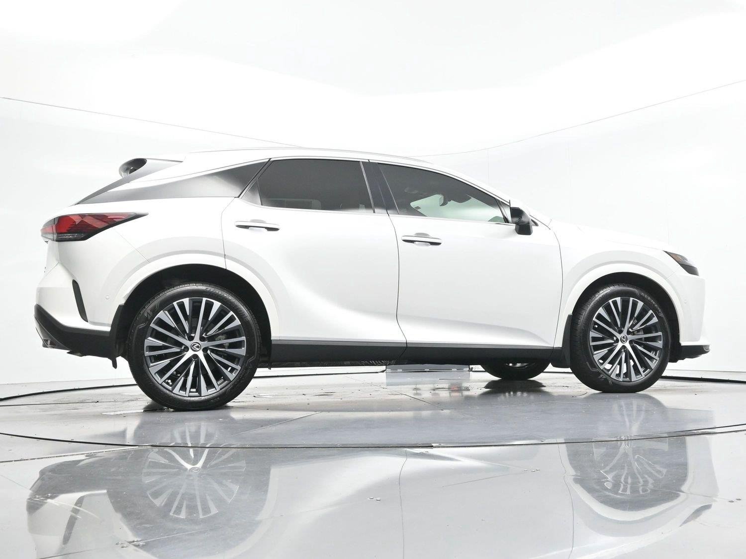 Used 2025 White Lexus RX 350 image 56