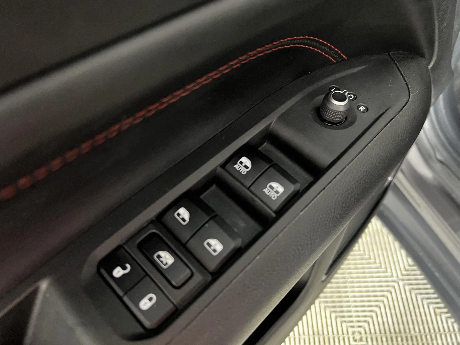 Used 2023 Gy Jeep Trailhawk image 13