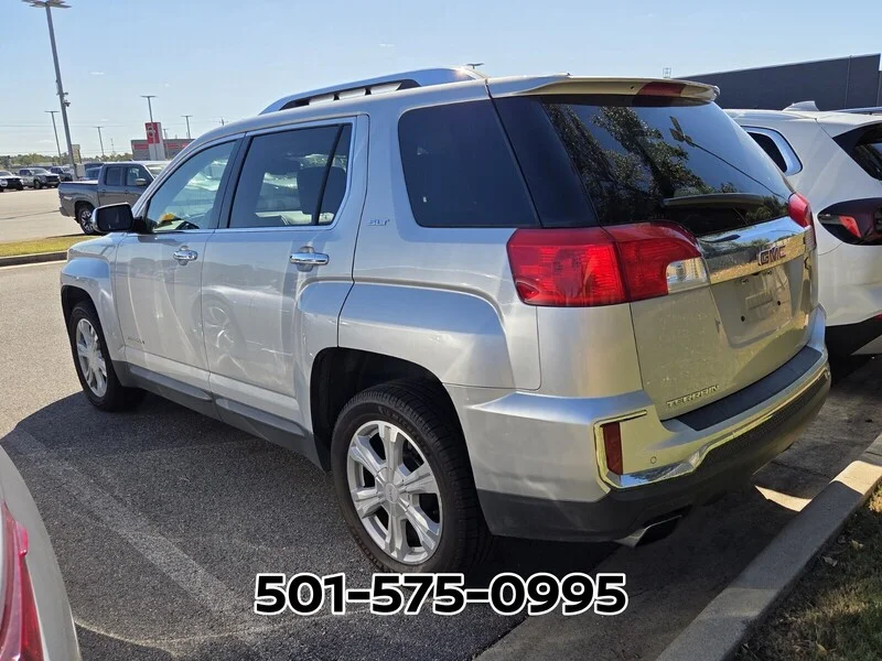Used 2017 Quicksilver Metallic GMC SLT image 2
