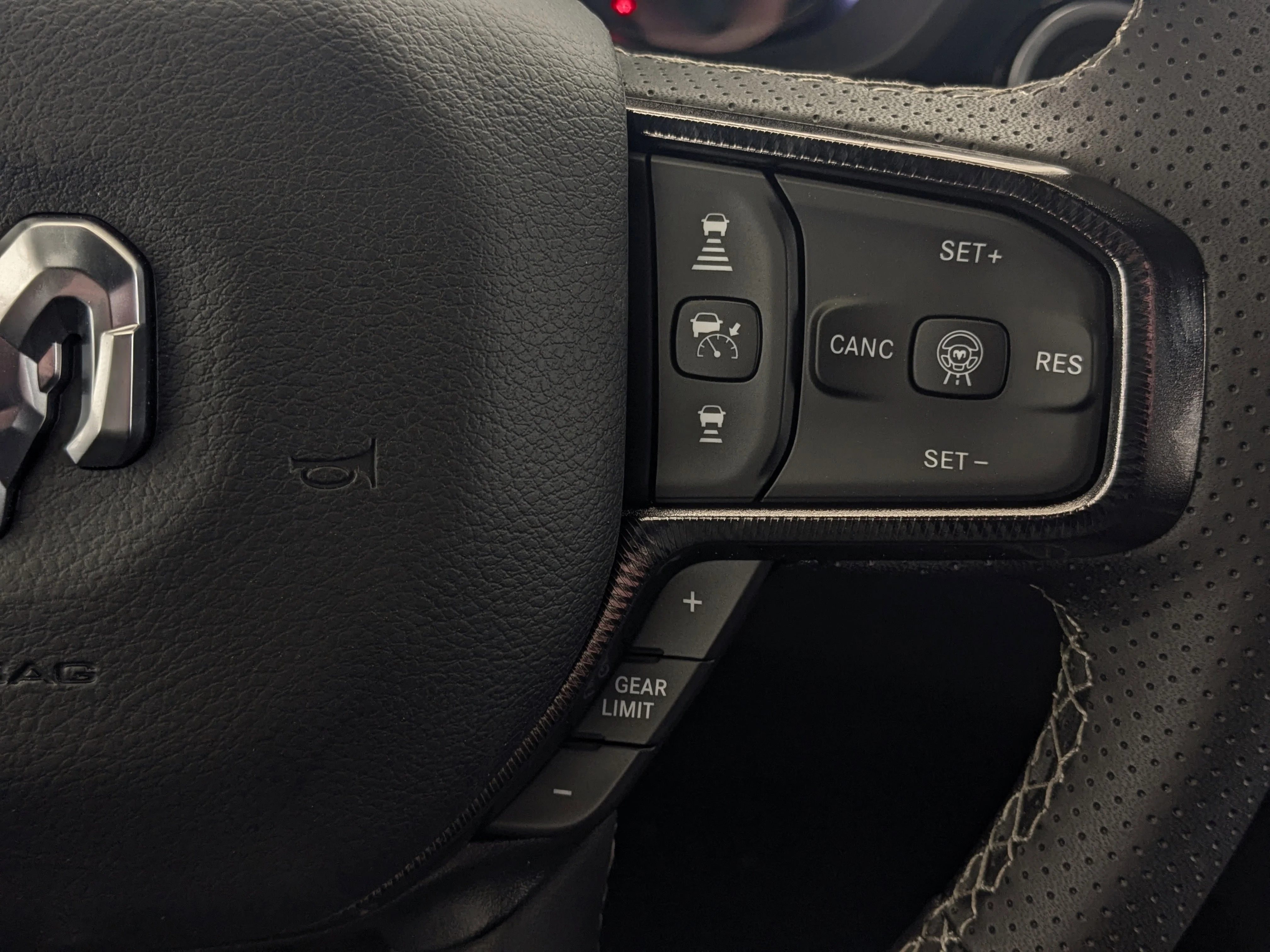 New 2026 Grey RAM Sport - - Night Edition - Sport Lvl 1 Grp - 5.7L HEMI V8 eTorque - Pano Sunroof & More image 17