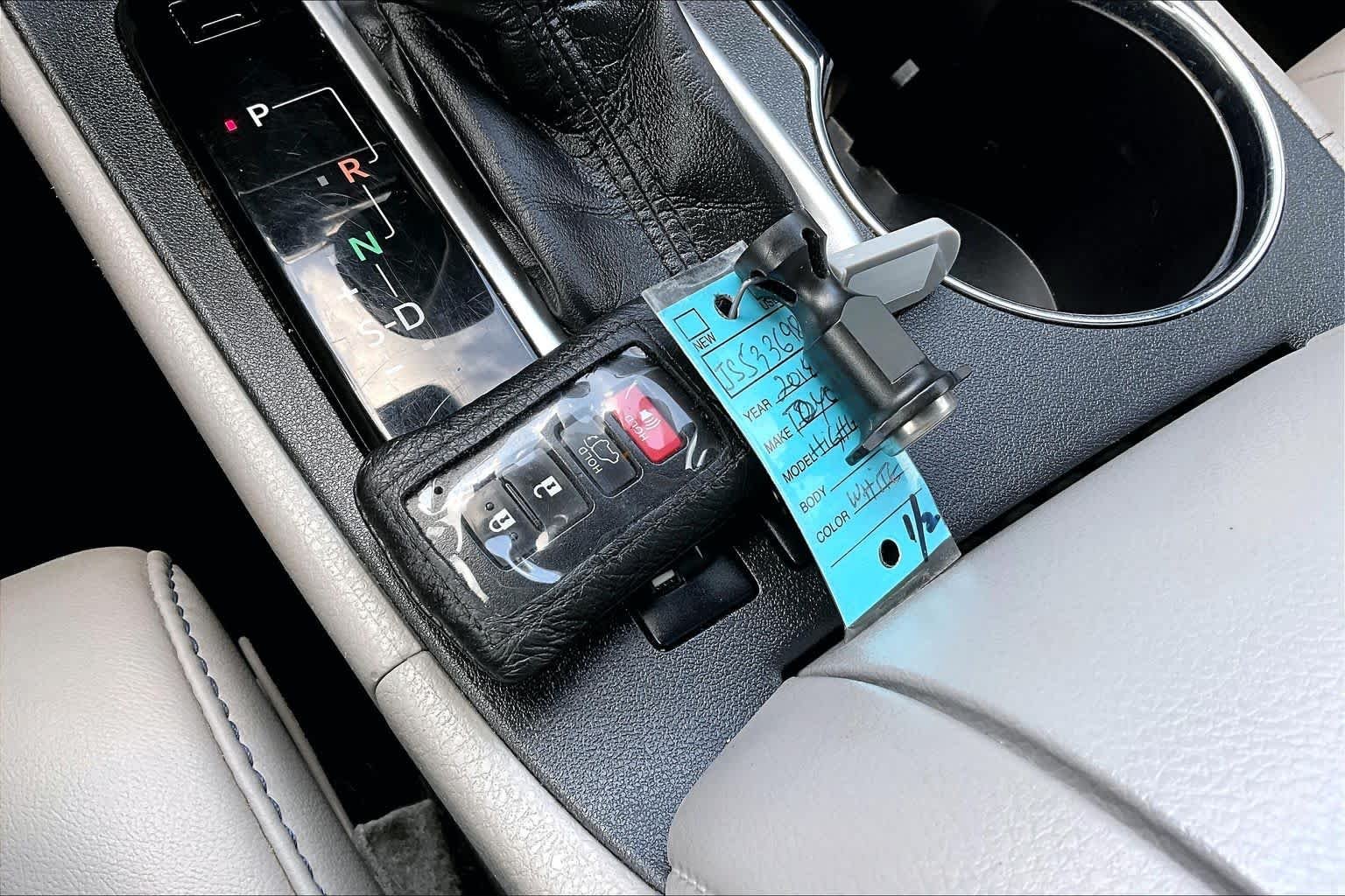 Used 2018 Blizzard Pearl Toyota XLE image 15