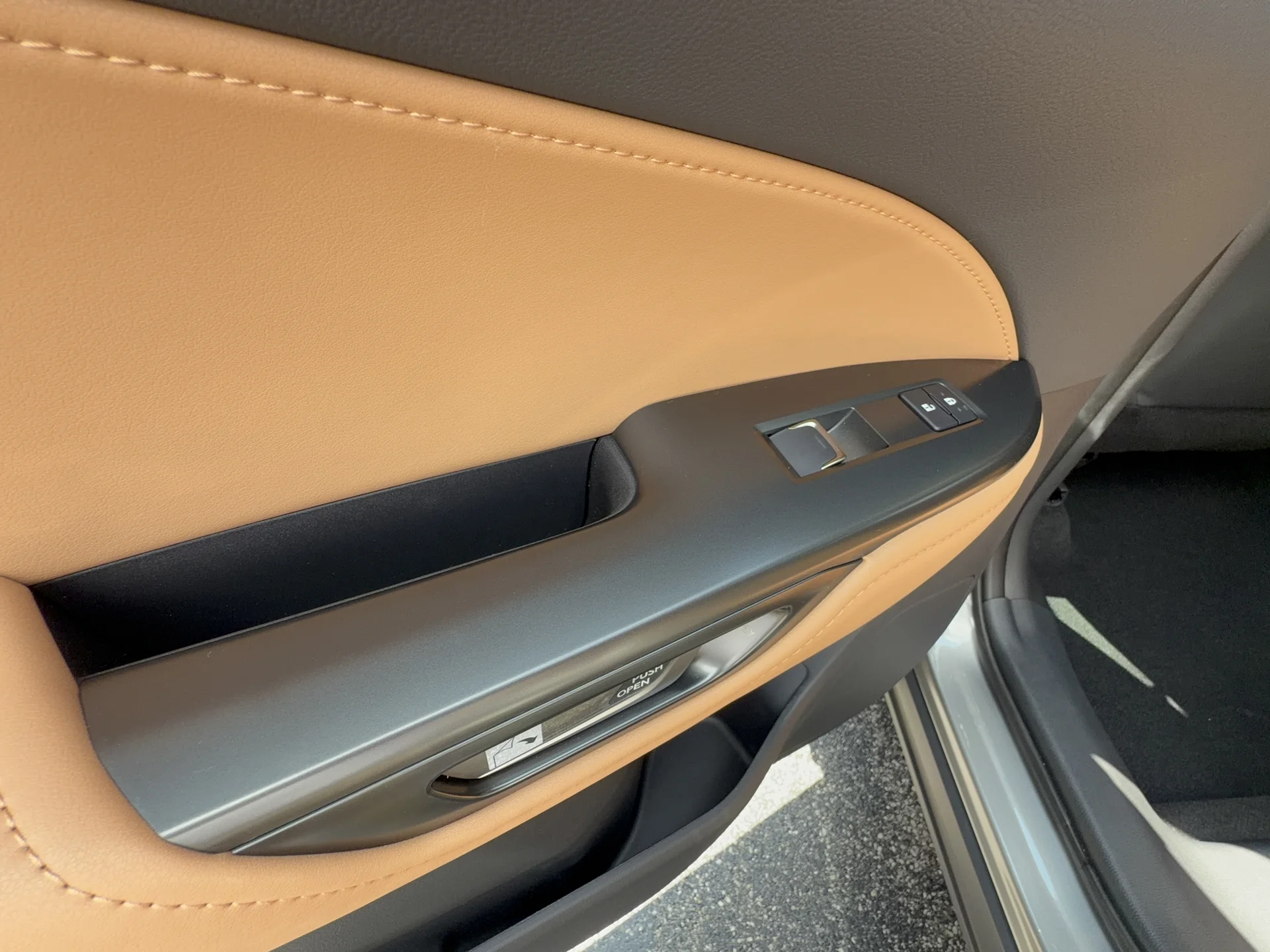 Used 2024 Atomic Silver Lexus Luxury image 22