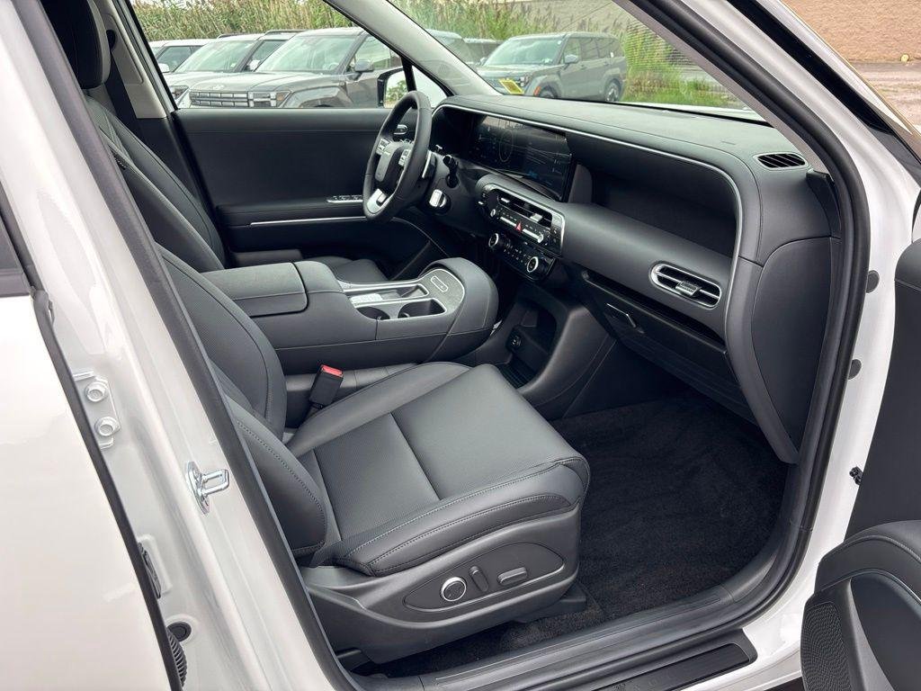 New 2027 White Hyundai SEL Premium AWD image 19