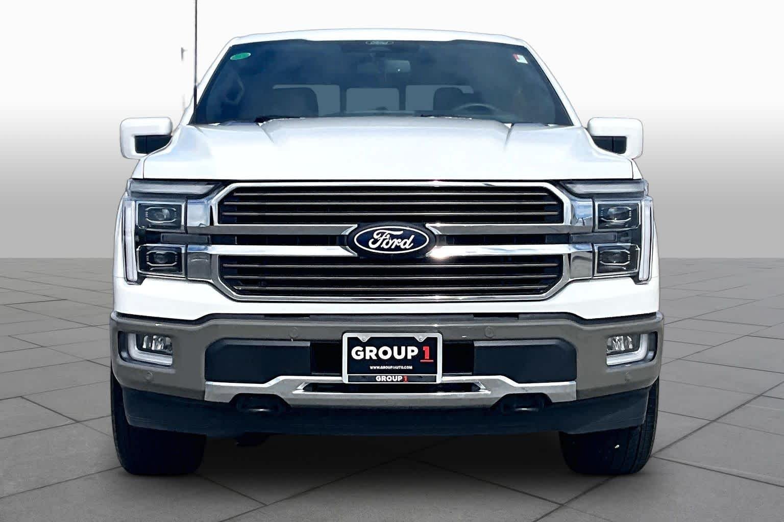 Used 2025 Star White Metallic Tri-Coat/Marsh Gray Ford King Ranch image 4