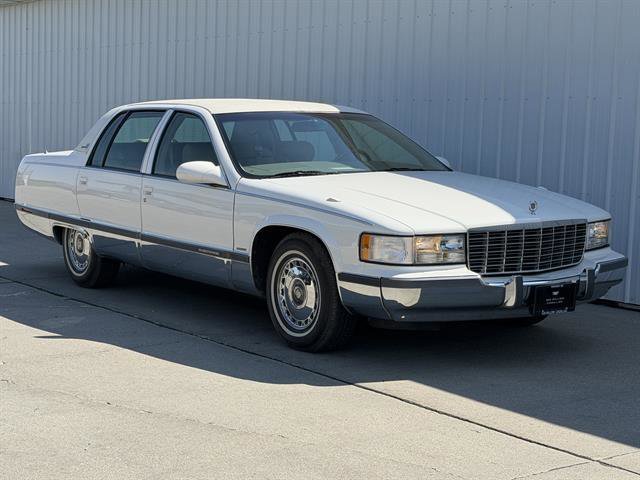 Used 1996 Cotillion White Cadillac 4DR SDN image 2