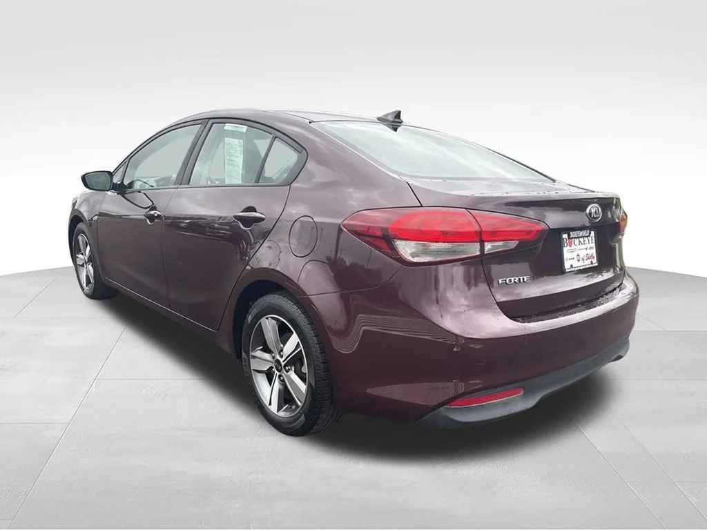 Used 2018 Red Kia LX image 5