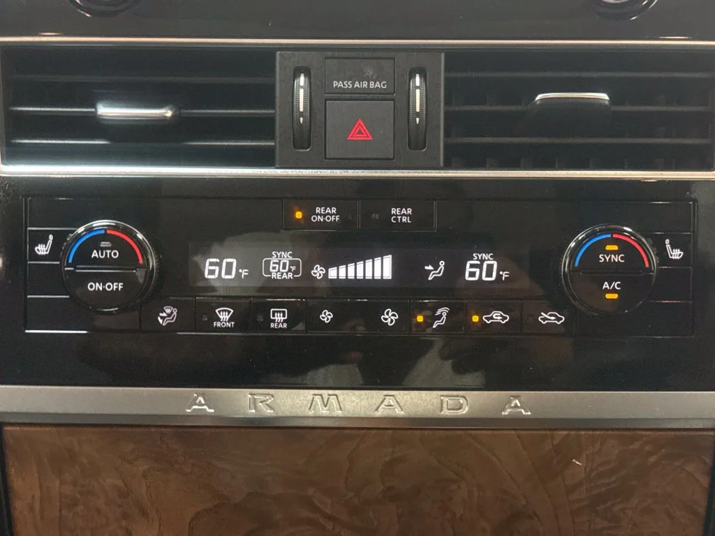 Used 2022 Hermosa Blue Pearl Nissan SL image 17