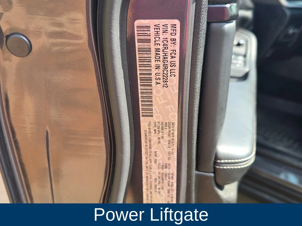 Used 2024 Gray Jeep Altitude image 11