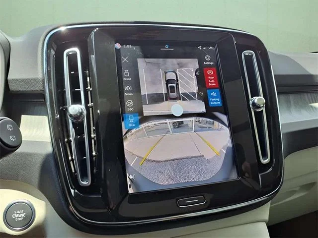 2026 Volvo XC40 Plus - Photo 21