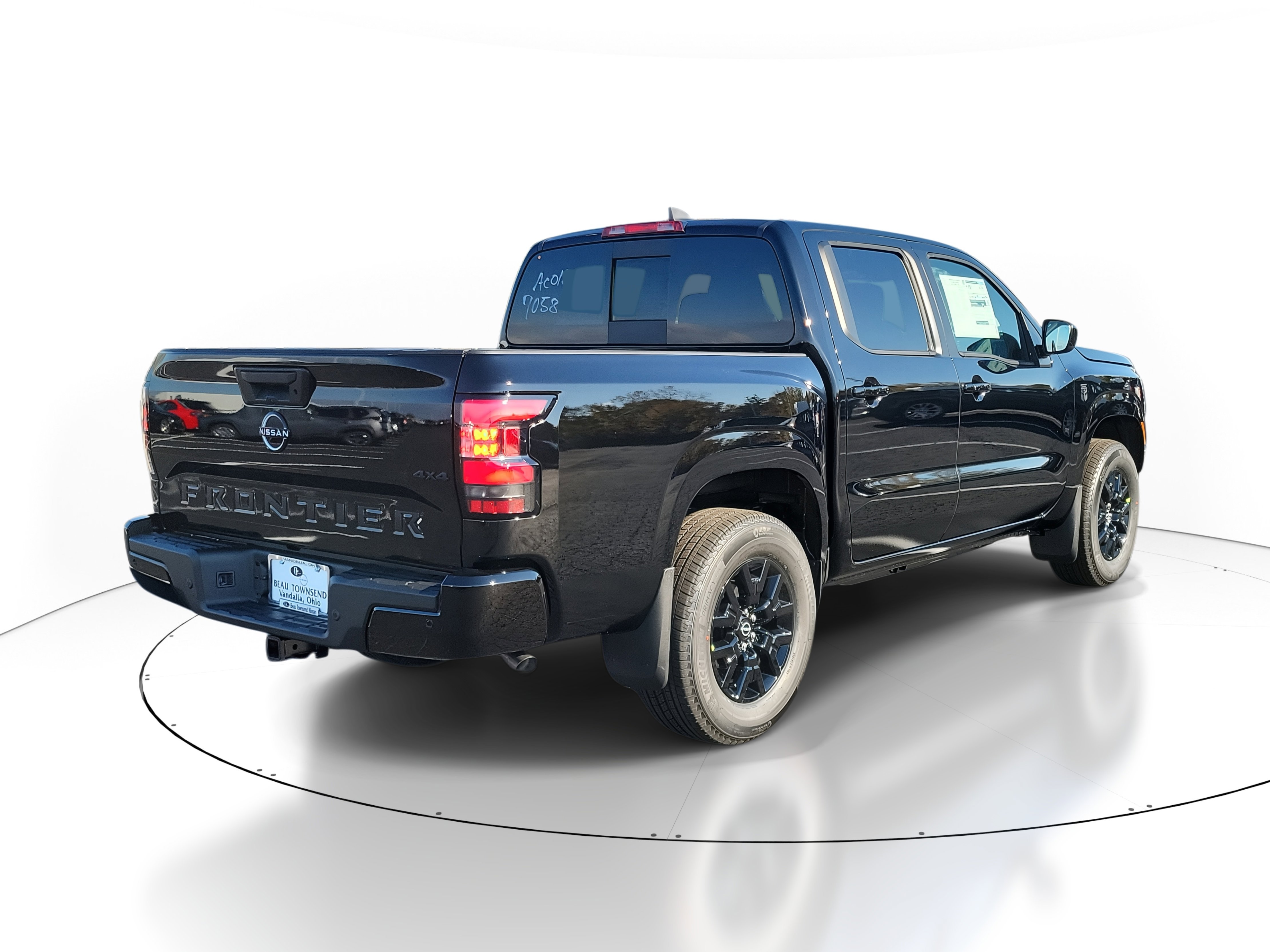 2026 Nissan Frontier Crew Cab SV photo 4