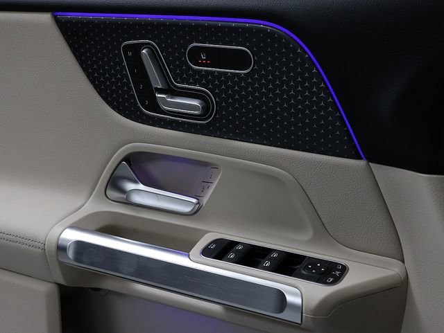 New 2026 Polar White Mercedes-Benz GLB 250 image 54