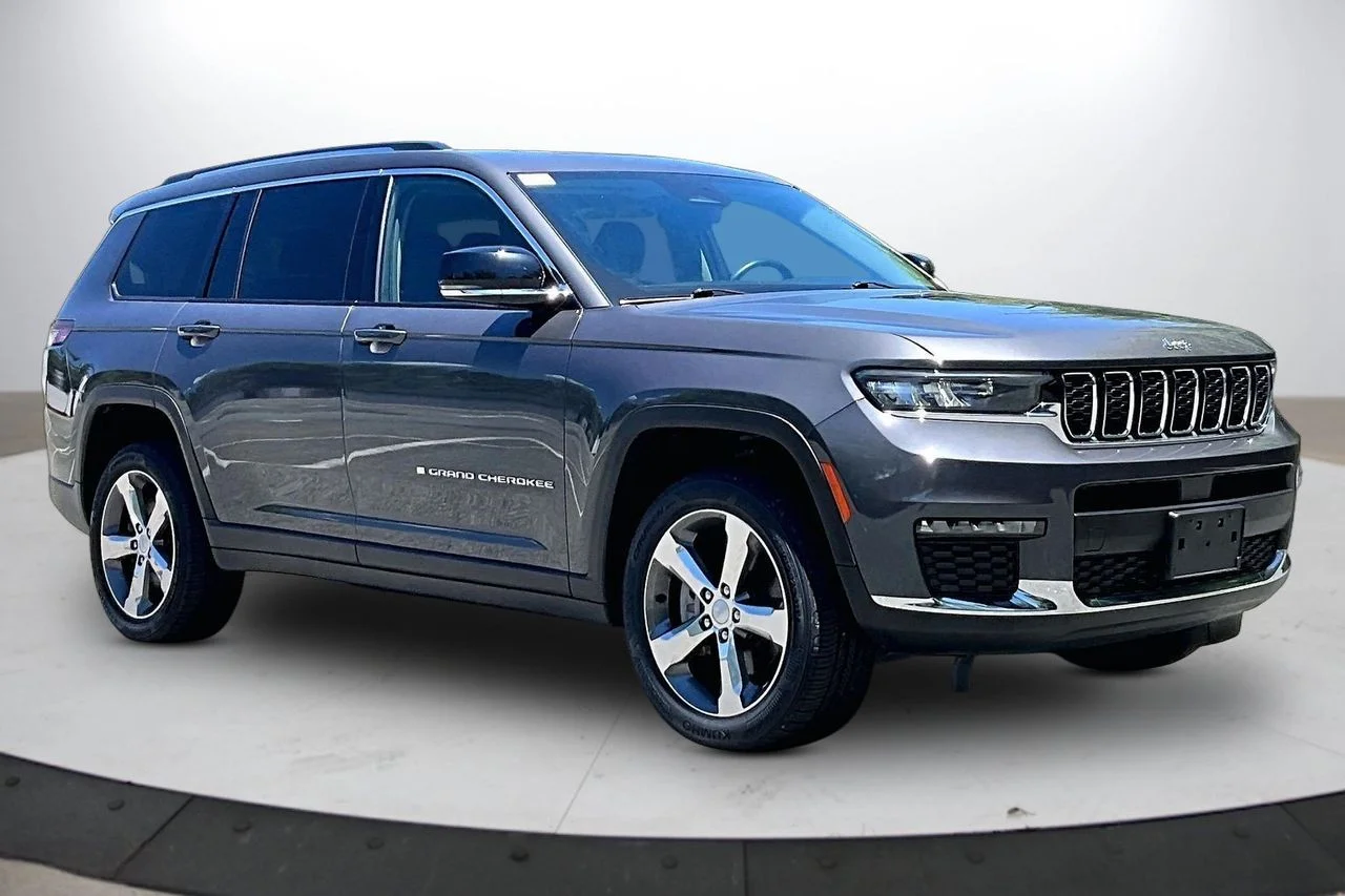 Used 2022 Gray Jeep Limited image 2