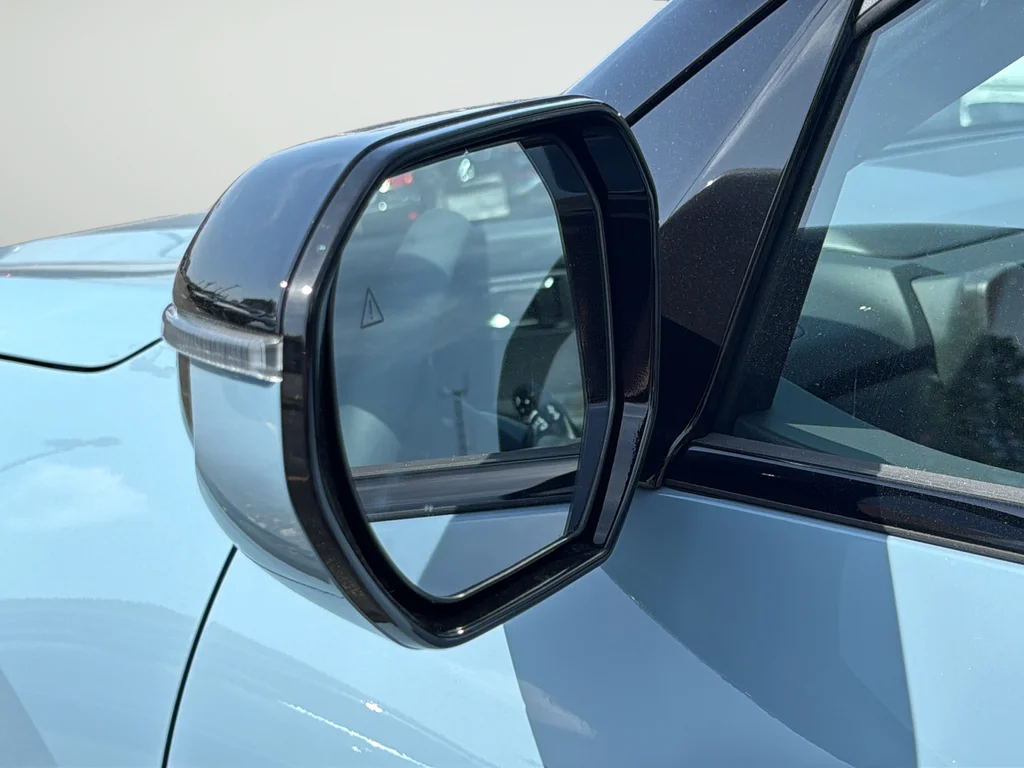 New 2027 Frost Blue / Black Roof Kia X-Line S image 30