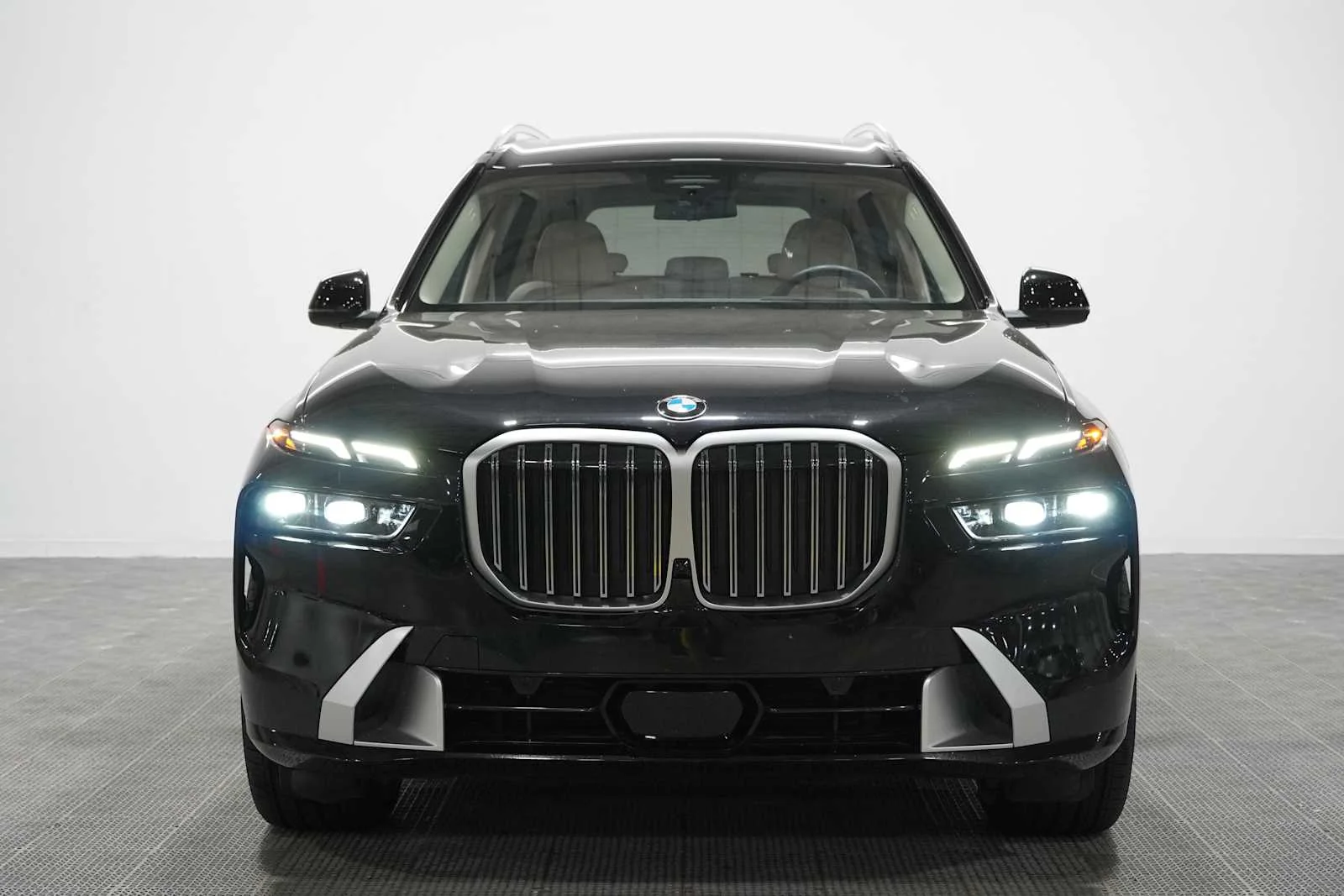 Certified Used 2025 Black Sapphire Metallic BMW xDrive40i image 2
