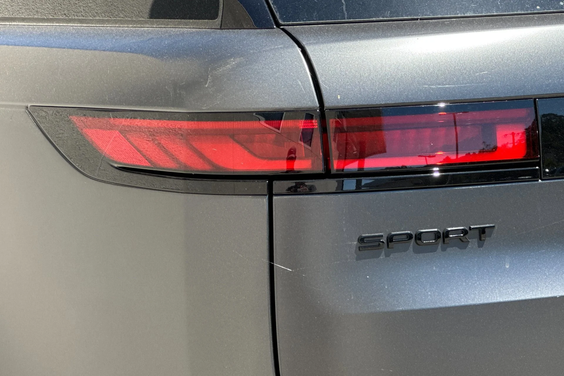 New 2026 Carpathian Grey Land Rover Dynamic SE image 12