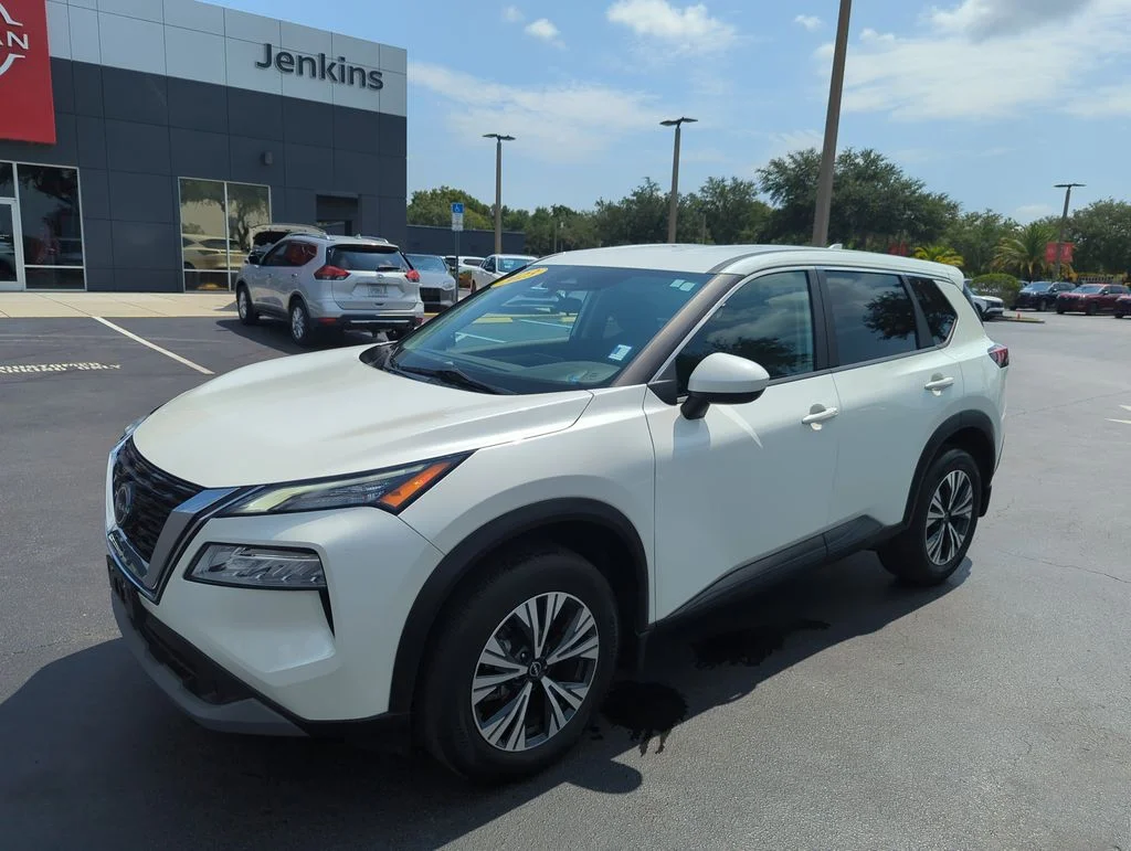 Used 2023 White Nissan SV image 14