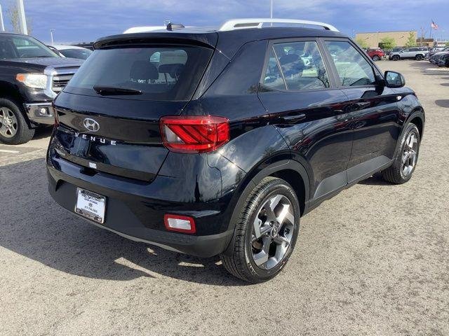 New 2026 Onyx Black Hyundai SEL image 5