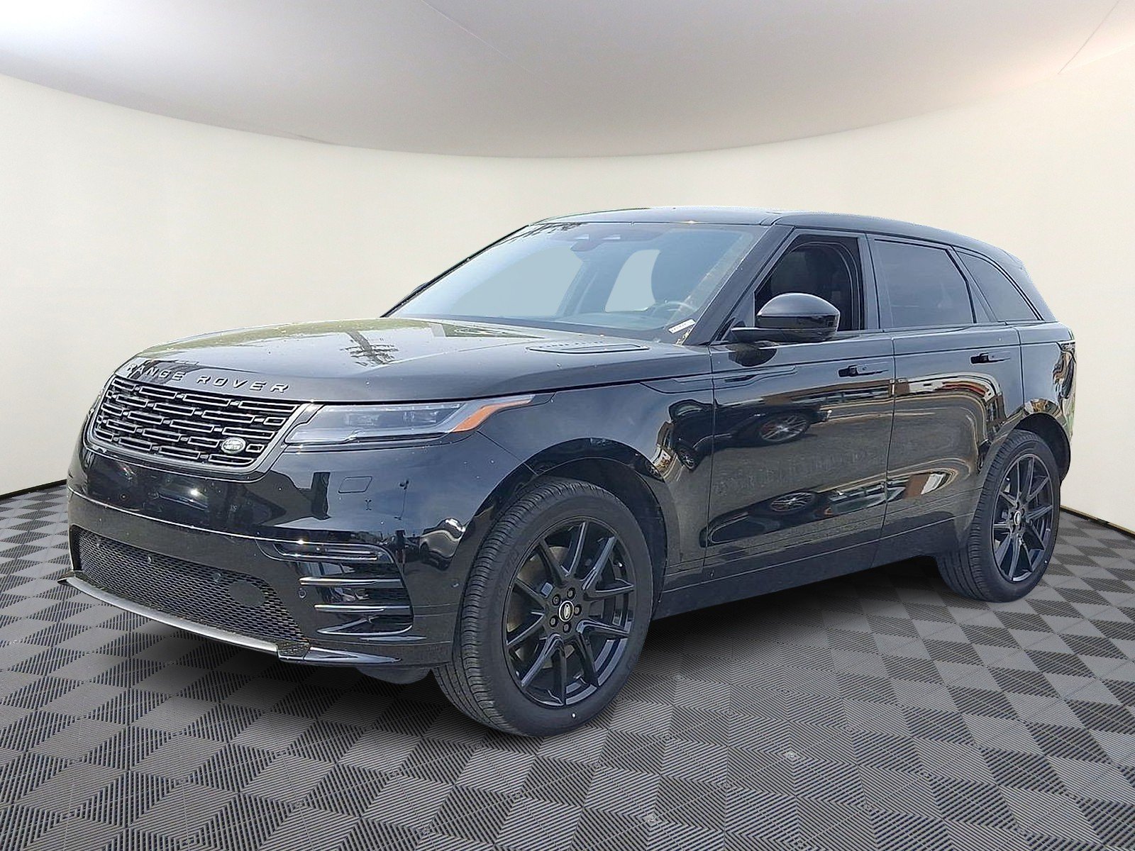 2026 Land Rover Range Rover Velar P250 Dynamic SE's photo