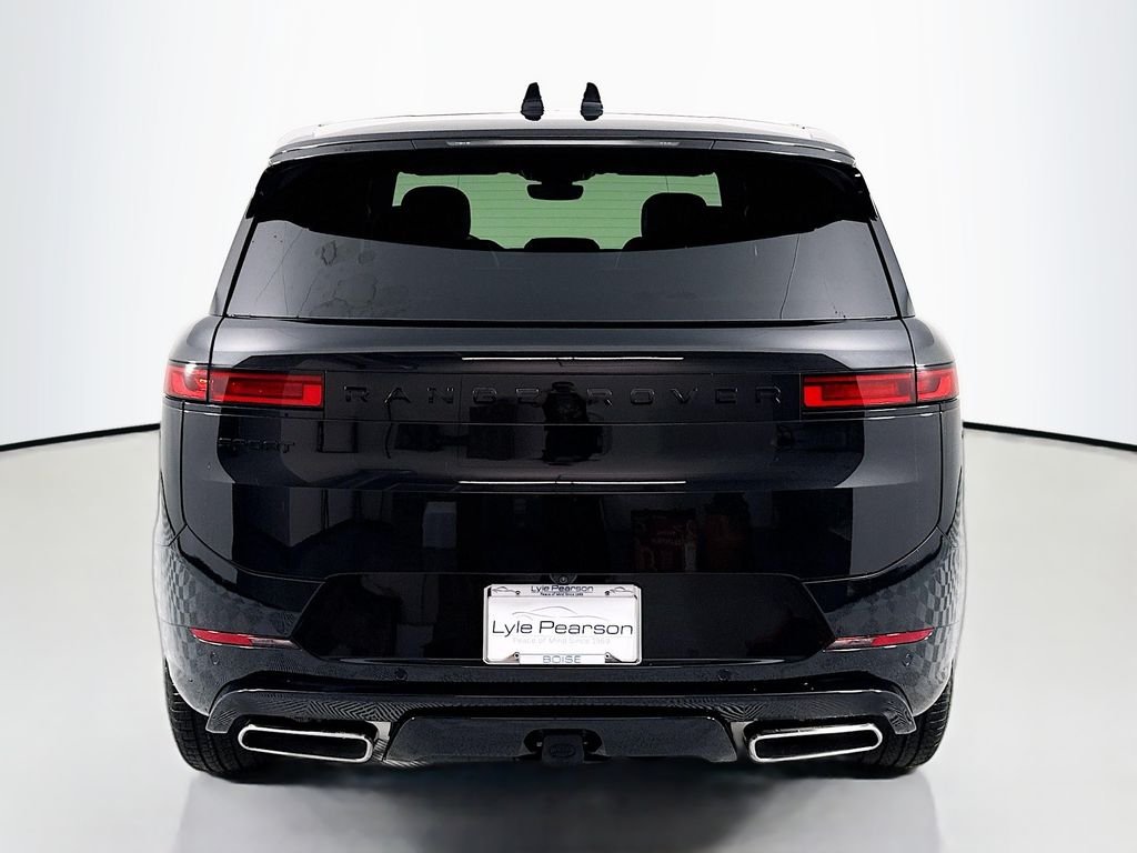 New 2026 Santorini Black Land Rover Dynamic SE image 10