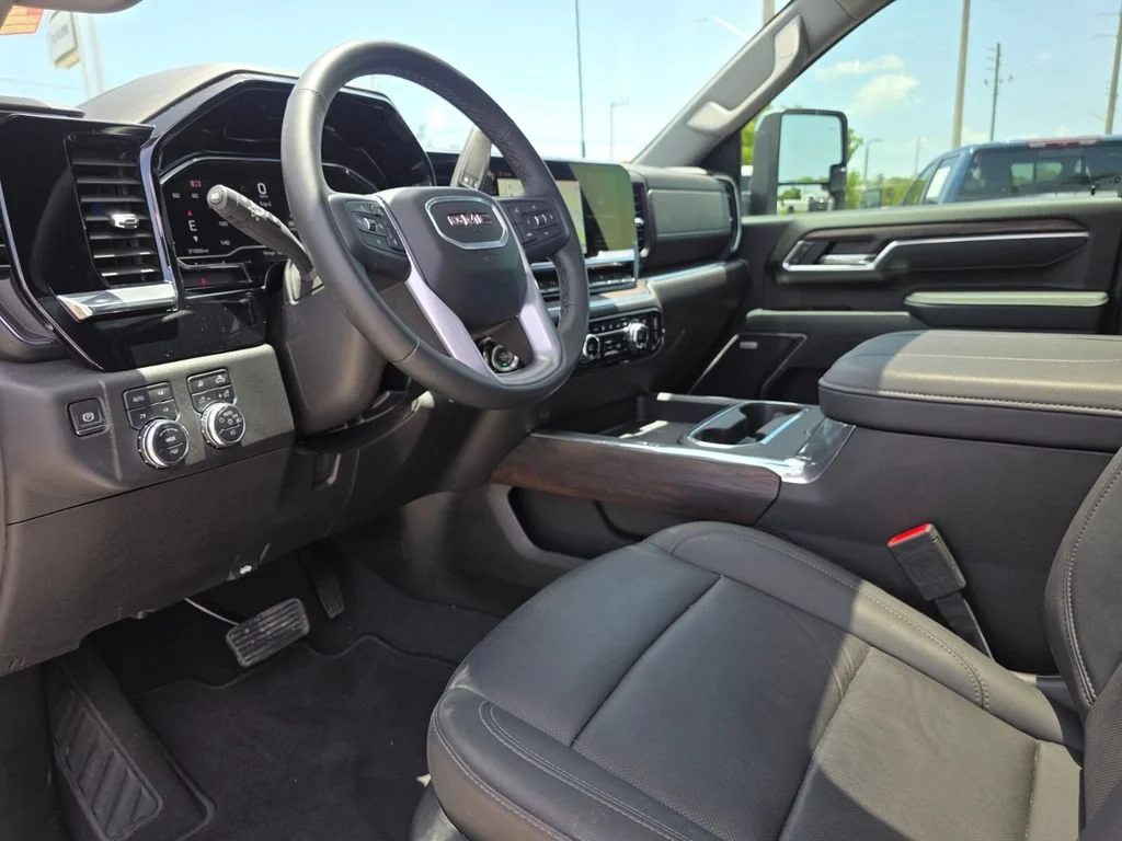 Used 2025 Summit White GMC SLT image 28