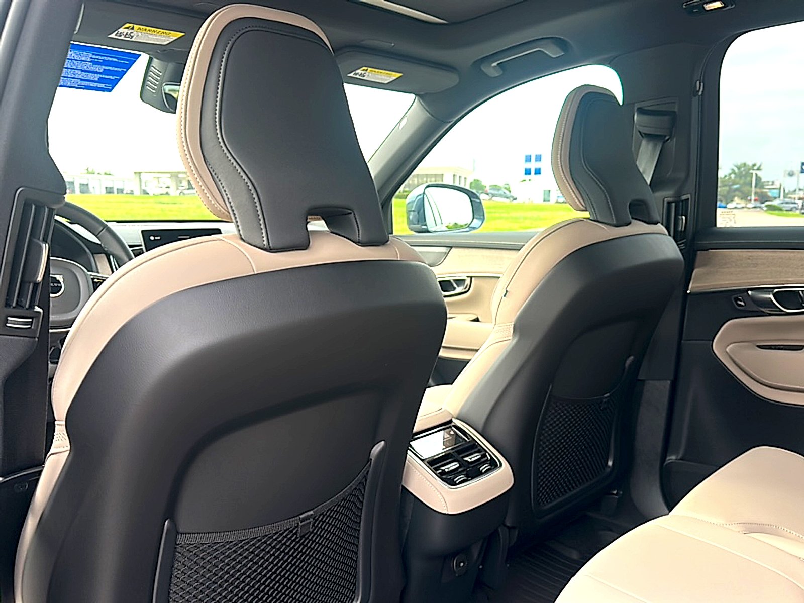 2026 Volvo XC90 Plus - Photo 14