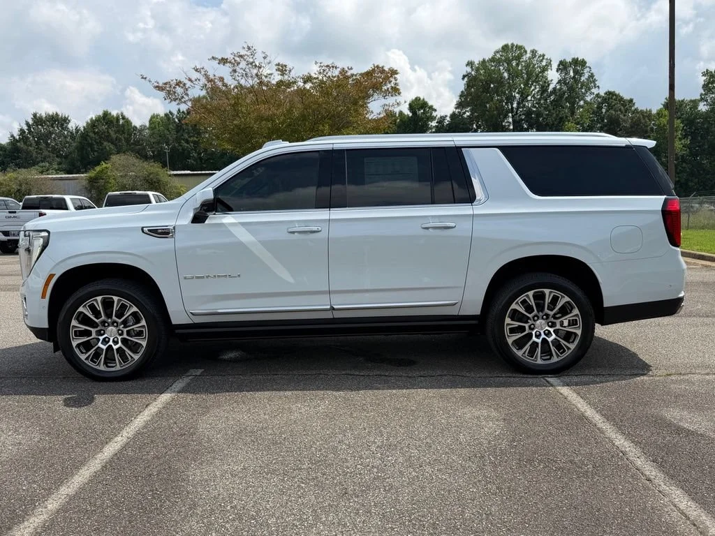 2026 GMC Yukon XL Denali - Photo 34