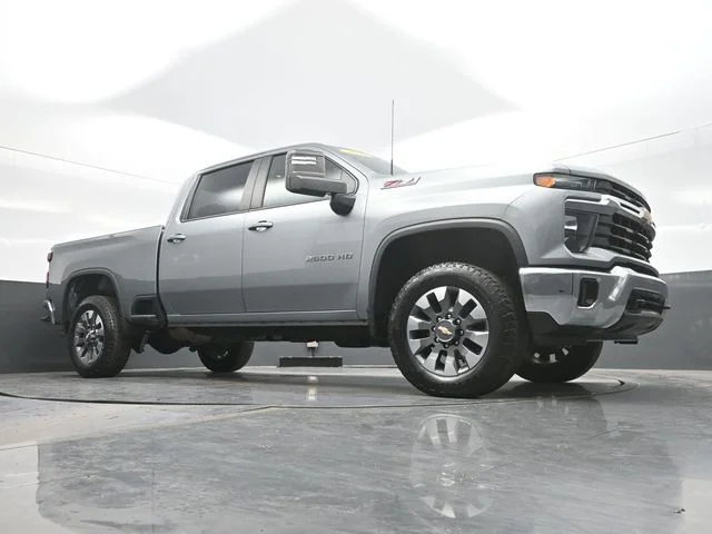 Used 2024 Gray Chevrolet LT image 23