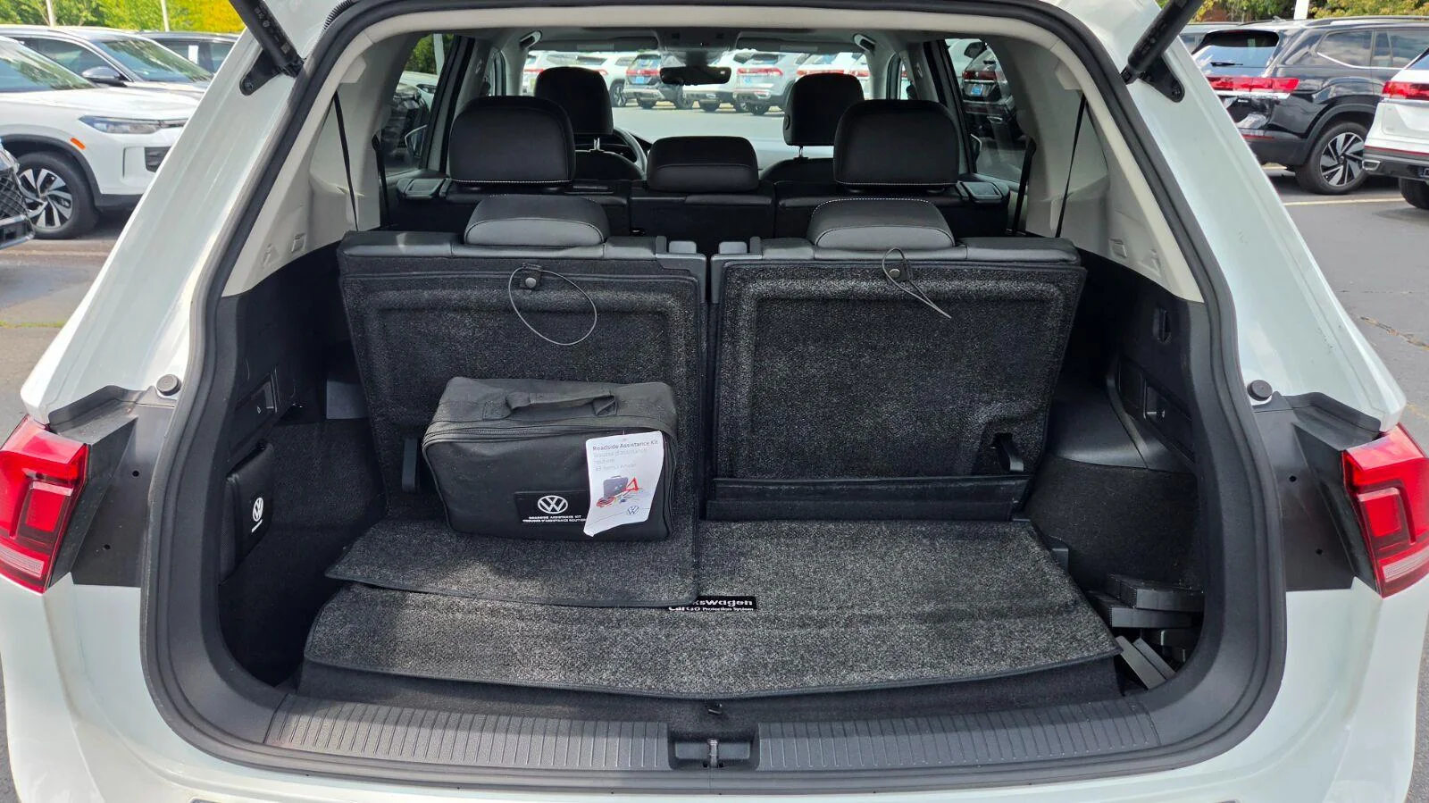 Certified Used 2022 Pure White Volkswagen SE image 57