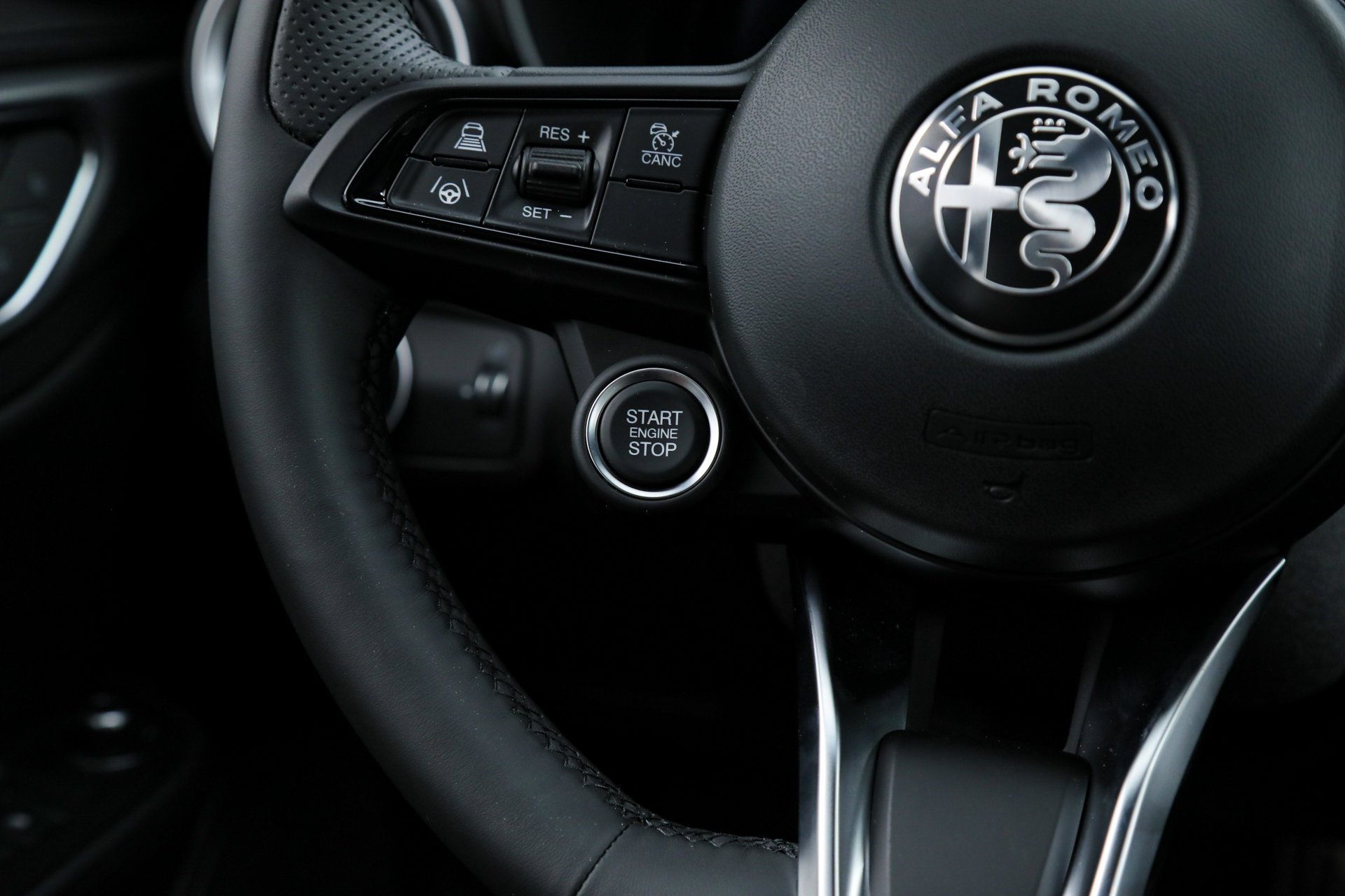 2026 Alfa Romeo Giulia Base - Photo 21