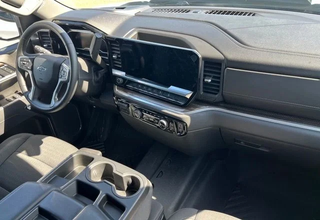 Used 2025 White Chevrolet LT Trail Boss image 17