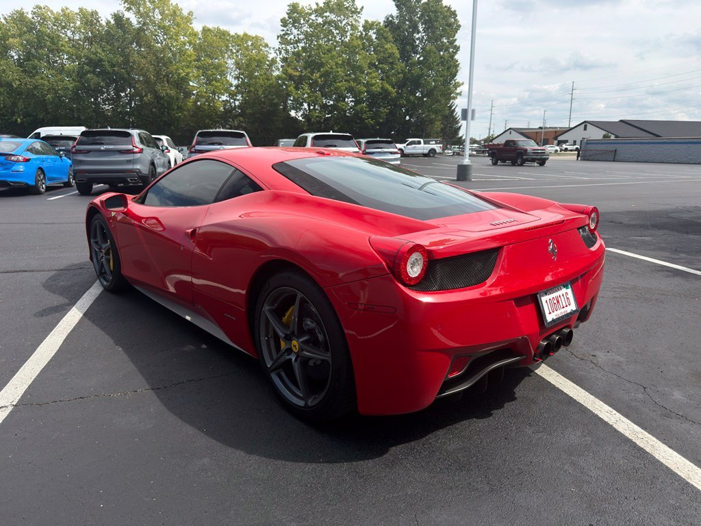Used 2011 Red Ferrari Base image 3