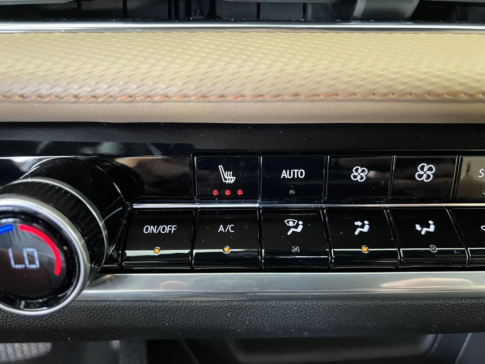 Used 2026 Polar White Tricoat Chevrolet AWD ACTIV image 16